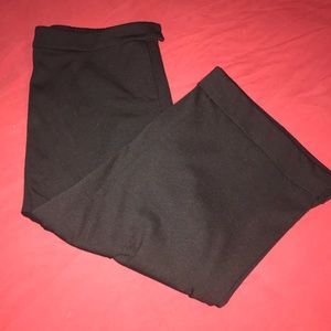 New York & Co. Stretch black cuffed capris💗
